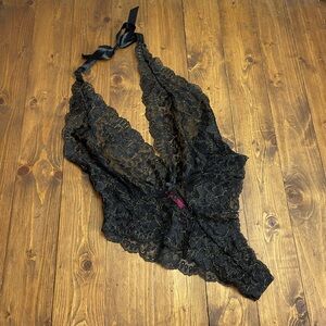 Seven til Midnight one size black and gold lace Teddy negligee